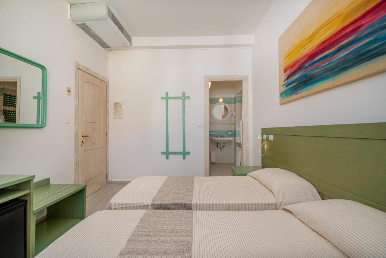 Hotel Marinaro Santa Teresa Gallura Buitenkant foto